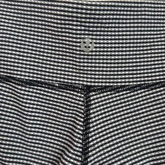 Lulu plaid crops - Picture 2 of 2